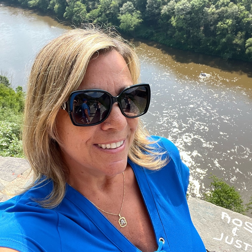 Meet your Posher, Angela